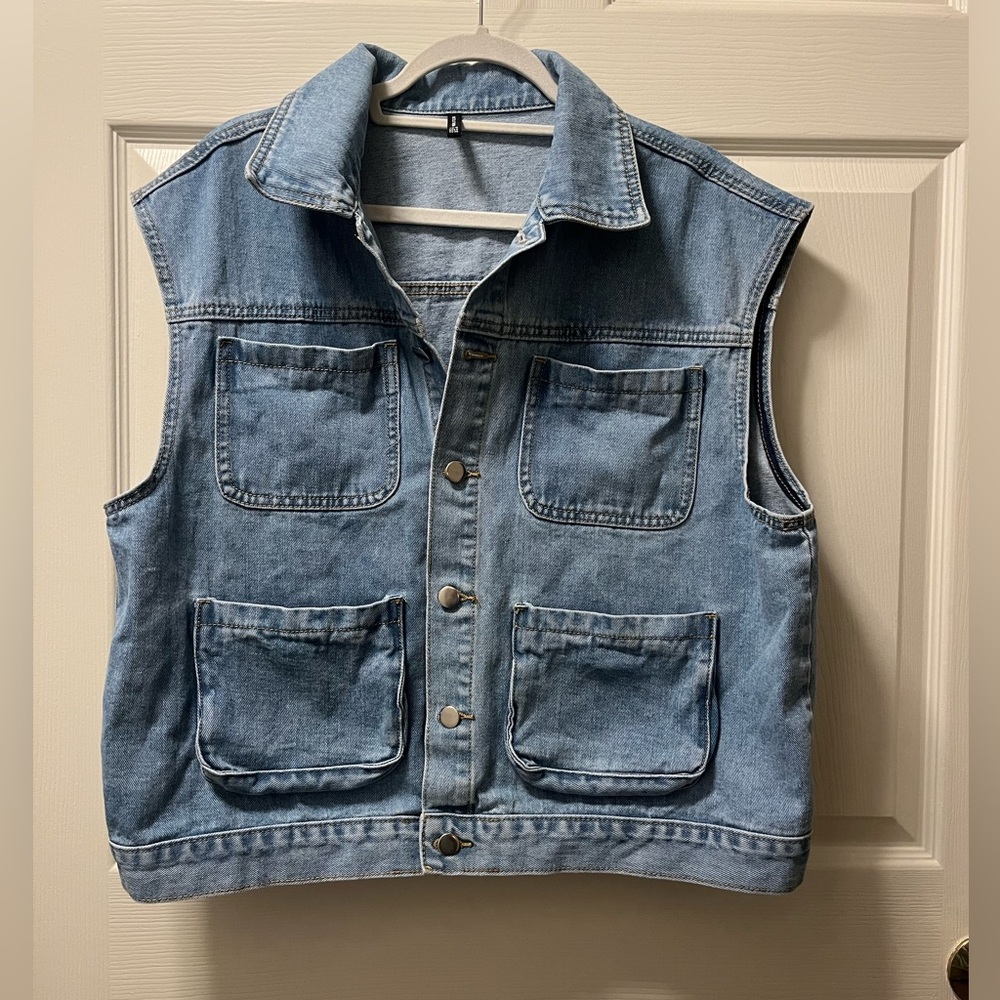 PrettyLittleThing Women’s‎ Oversized Light Blue Denim Utility Vest Sz 6